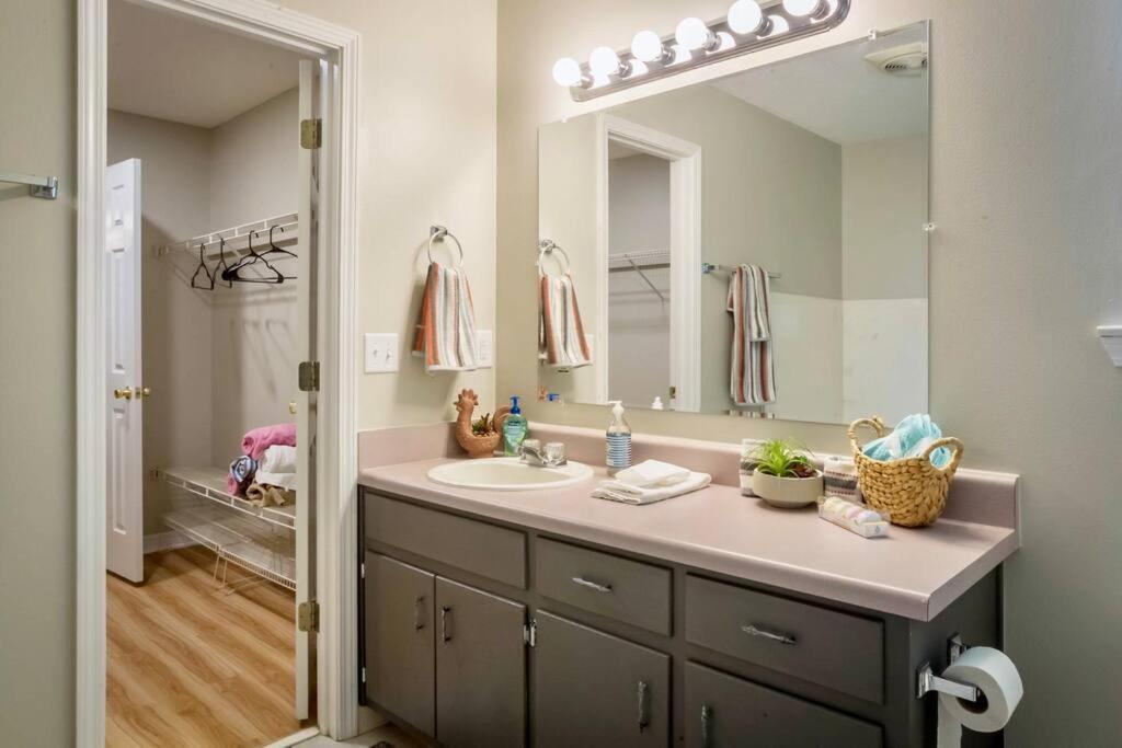 Life'S A Breeze - Updated 3Br 5Min To Pcola Beach Gulf Breeze Exterior foto